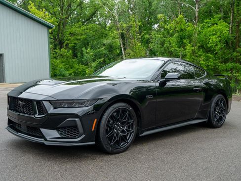 Used 2024 Ford Mustang GT Premium w/ GT Performance Package RWD image 7