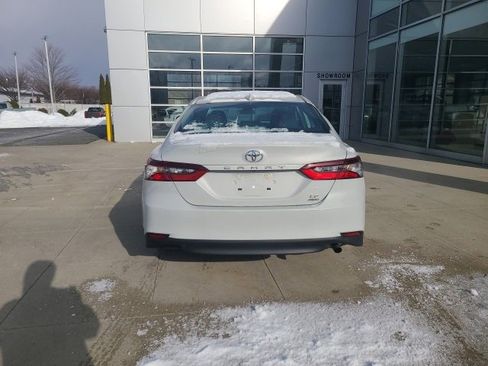 Used 2024 Toyota Camry LE image 6