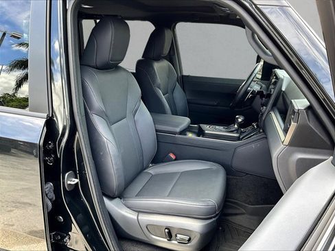 Used 2025 Lexus GX 550 w/ Cold Area Package AWD/4WD image 9