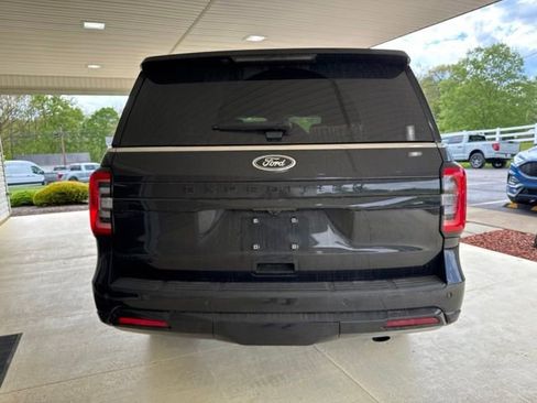 Used 2024 Ford Expedition Limited AWD/4WD image 5