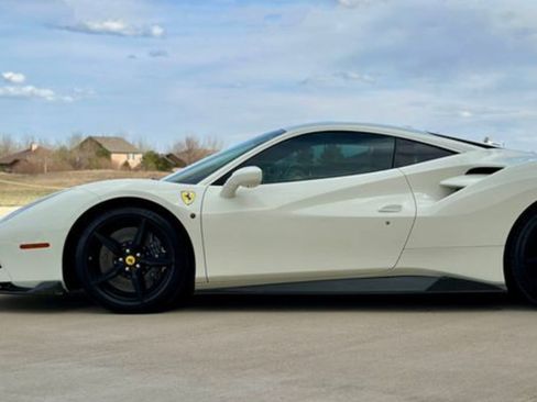 Used 2019 Ferrari 488 GTB RWD image 4