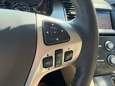 Used 2018 Ford Taurus SEL w/ Equipment Group 201A FWD image 27