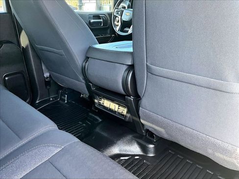 Used 2022 Chevrolet Silverado 2500 LT w/ Convenience Package image 18