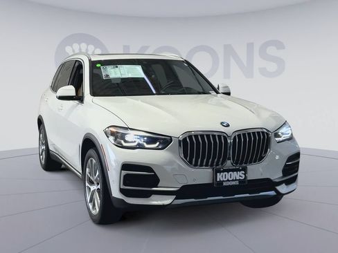 Used 2023 BMW X5 xDrive40i w/ Premium Package AWD/4WD image 4