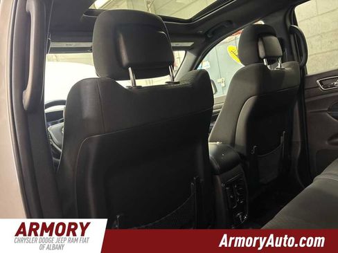 Used 2018 Jeep Grand Cherokee Laredo image 27