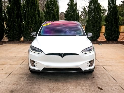 Used 2020 Tesla Model X Long Range image 3