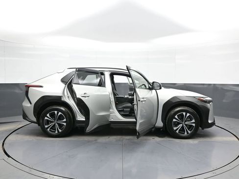 Used 2023 Toyota bZ4X XLE w/ Weather Package image 42