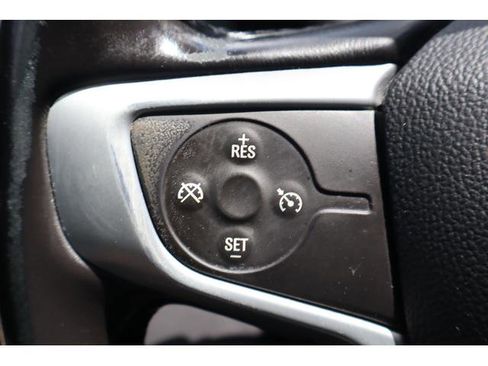 Used 2018 GMC Acadia SLE FWD image 15