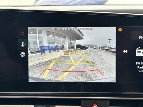 Used 2025 Hyundai Elantra SEL FWD image 27