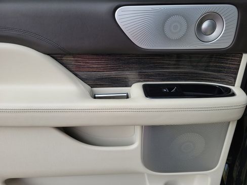 Used 2019 Lincoln Navigator L Black Label w/ Cargo Package image 11