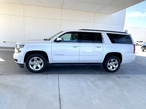 Used 2019 Chevrolet Suburban LT image 8