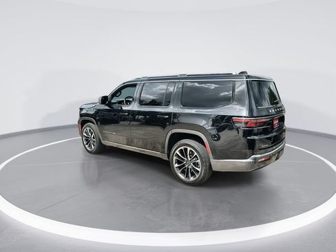 Used 2022 Jeep Wagoneer Series III w/ Premium Group I AWD/4WD image 6