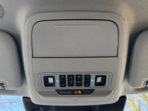 Used 2022 Ford Explorer XLT w/ Equipment Group 202A image 27