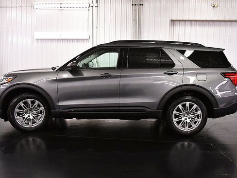 New 2026 Ford Explorer Active w/ Active Comfort Package AWD/4WD image 4