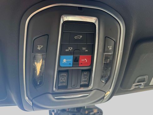 Used 2023 Jeep Grand Cherokee L Laredo AWD/4WD image 29
