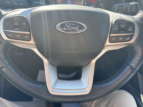 Used 2022 Ford Explorer XLT w/ Equipment Group 202A image 14