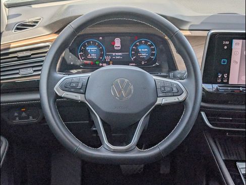 Used 2026 Volkswagen Atlas SE AWD/4WD image 13