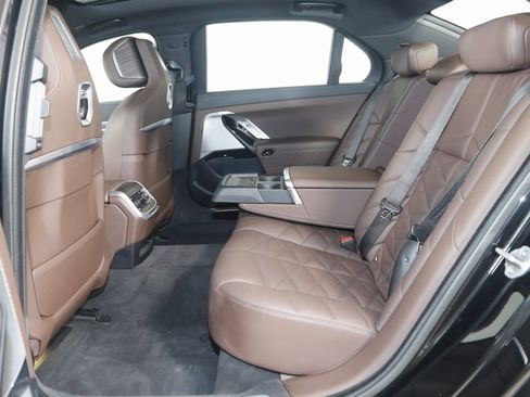 Used 2023 BMW 740i w/ Parking Assistance Package image 66