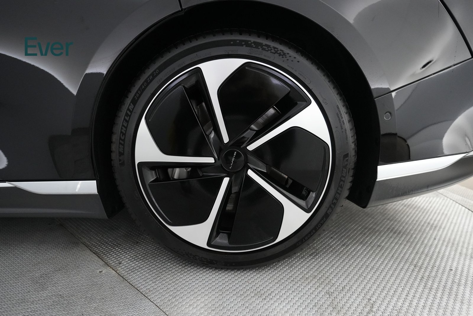Used 2023 Lucid Air Touring AWD/4WD image 9