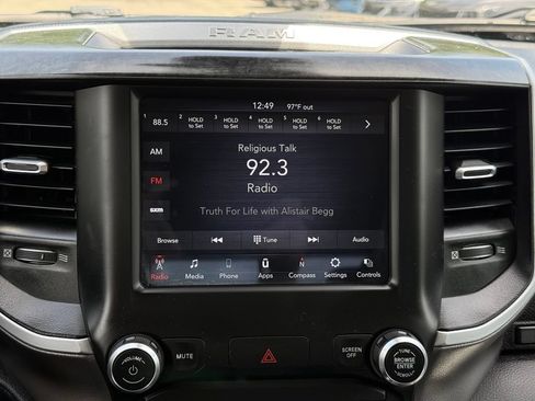 Used 2020 RAM 1500 Big Horn AWD/4WD image 40