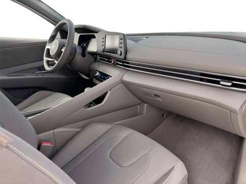 New 2026 Hyundai Elantra Hybrid FWD image 15