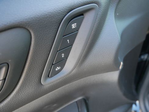 Used 2023 GMC Acadia SLT w/ Technology Package image 22