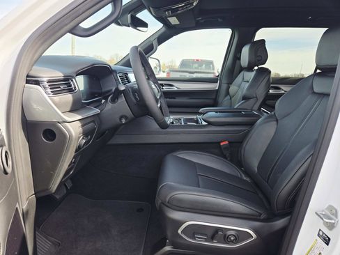 New 2026 Jeep Grand Wagoneer Limited AWD/4WD image 12