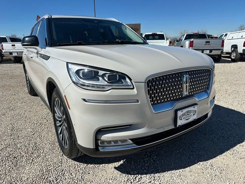 Used 2022 Lincoln Aviator Reserve w/ Equipment Group 201A AWD/4WD image 2