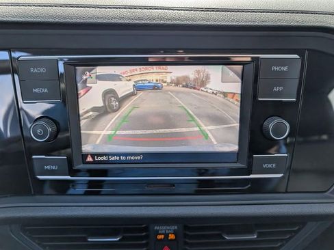 Used 2024 Volkswagen Jetta SE image 11