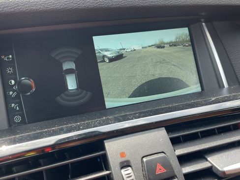 Used 2017 BMW X3 xDrive28i image 12