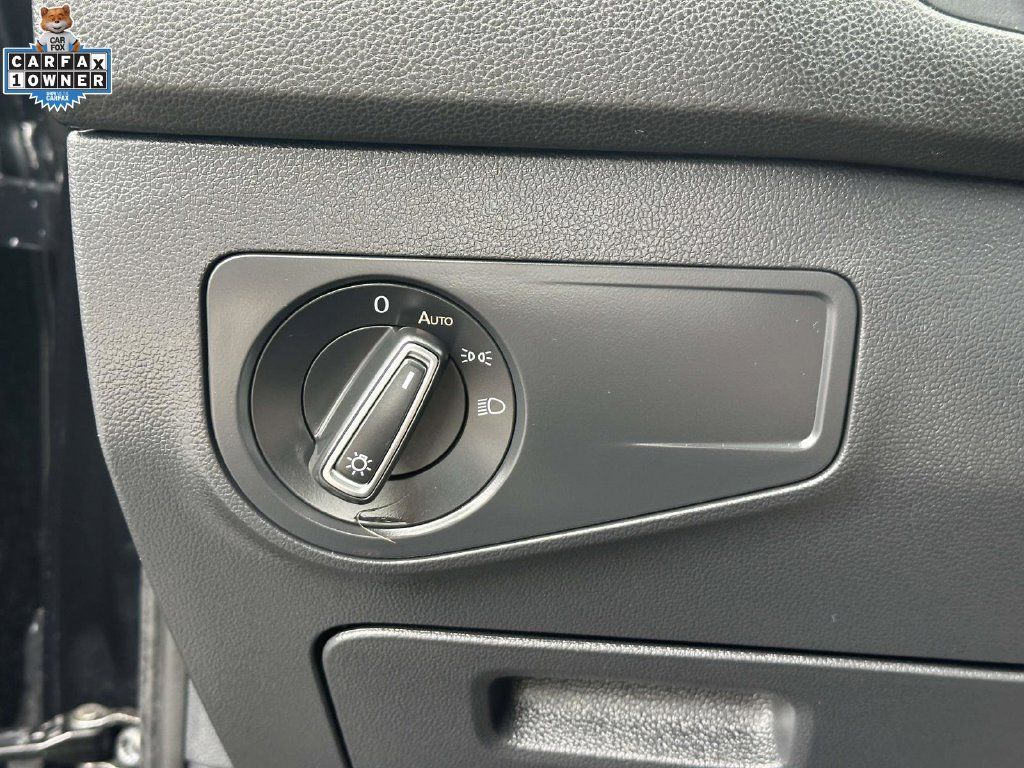Used 2024 Volkswagen Tiguan SE AWD/4WD image 20