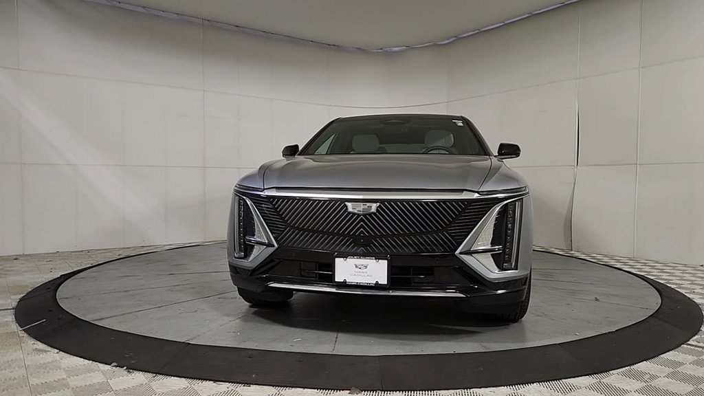 Used 2024 Cadillac Lyriq Luxury RWD image 3