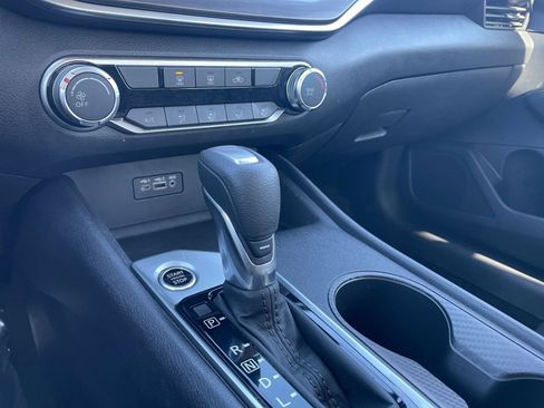 Used 2025 Nissan Altima 2.5 SV image 41