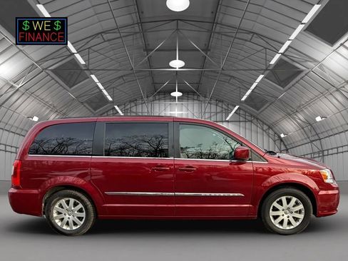 Used 2013 Chrysler Town & Country Touring w/ Trailer Tow Group image 25