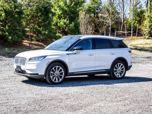 Used 2021 Lincoln Corsair AWD w/ Premium Package image 3