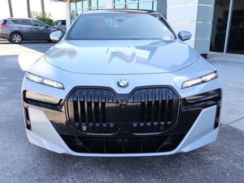 Used 2024 BMW 760i xDrive w/ Executive Package AWD/4WD image 3