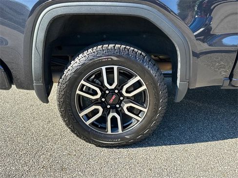 Used 2022 GMC Sierra 1500 AT4 w/ Technology Package image 17