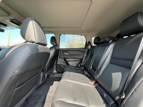 Used 2022 Nissan Rogue SL w/ SL Premium Package image 20