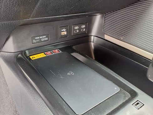 Used 2025 Toyota Camry SE image 16