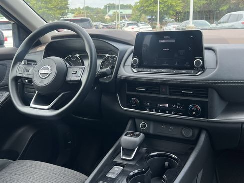 Certified 2023 Nissan Rogue SV FWD image 5