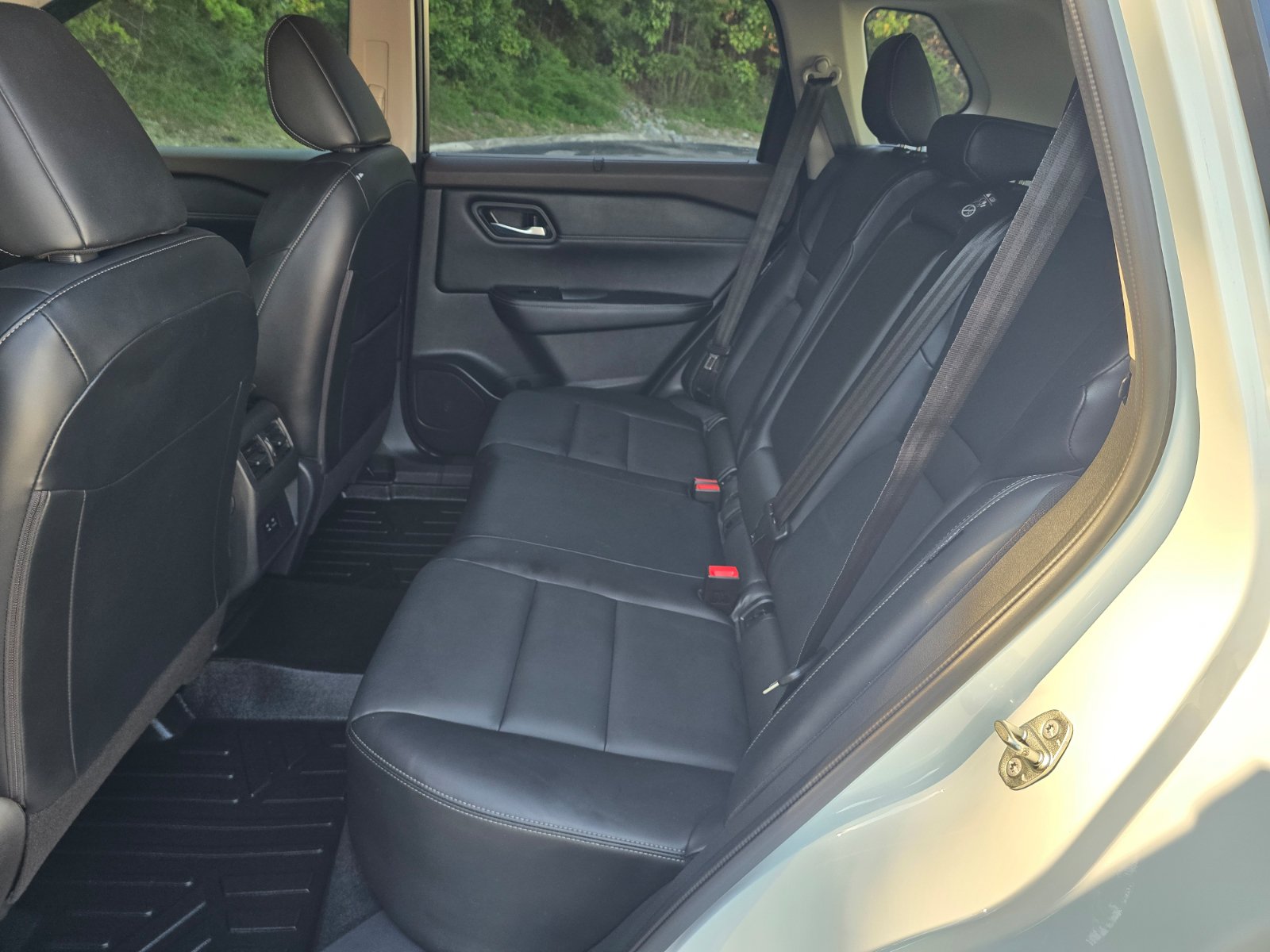 Used 2023 Nissan Rogue SV w/ SV Premium Package AWD/4WD image 10
