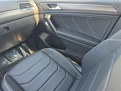 Certified 2024 Volkswagen Tiguan SEL R-Line image 16