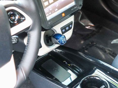 Used 2017 Toyota Prius Prime Advanced image 22