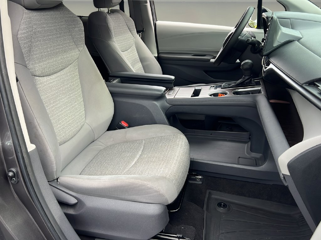 Certified 2021 Toyota Sienna LE FWD image 20