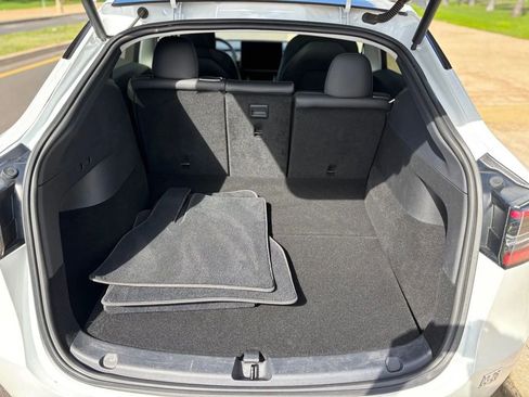 Used 2020 Tesla Model Y Long Range image 17