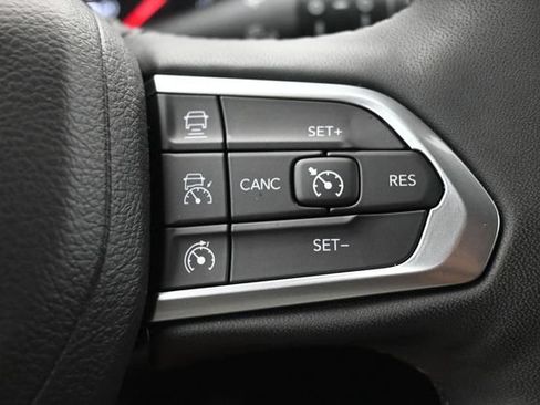 Used 2025 Jeep Compass Limited AWD/4WD image 10