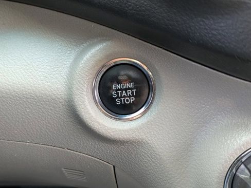 Used 2011 Toyota Highlander Limited image 16