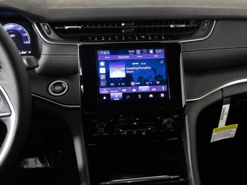 New 2025 Jeep Grand Cherokee Laredo X image 20