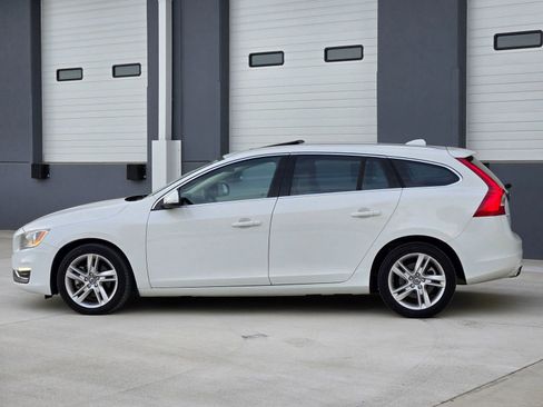 Used 2015 Volvo V60 T5 Premier image 5