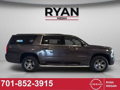 Used 2016 Chevrolet Suburban LT image 18